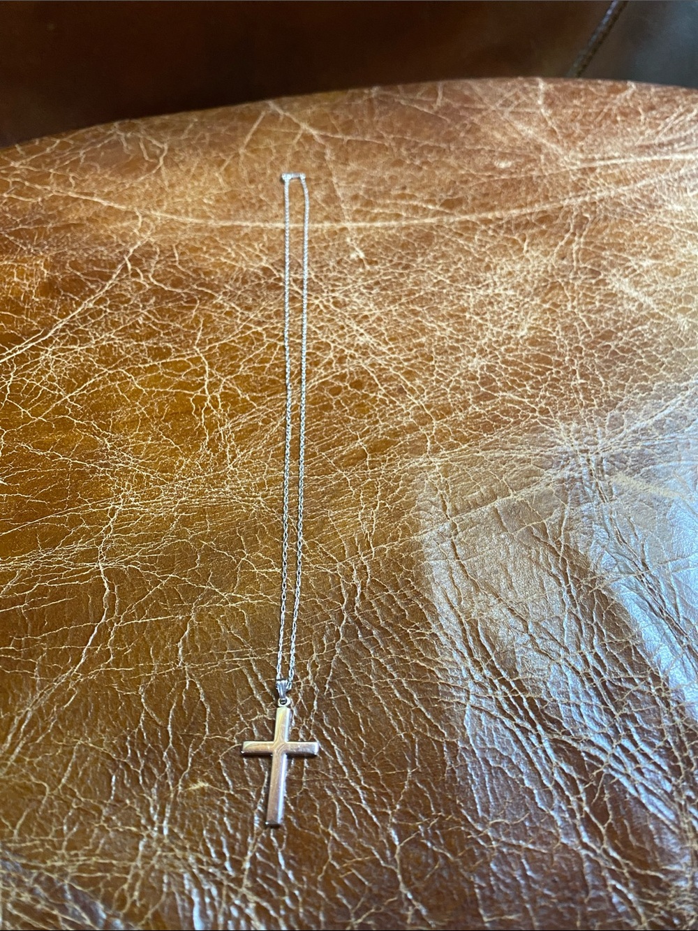 925 Sterling Silver cross necklace on 16” chain - Picture 3 of 7